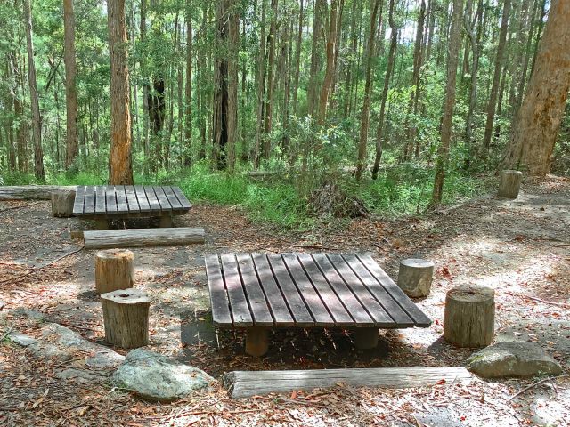 Ubajee walkers’ camp platform tables. 