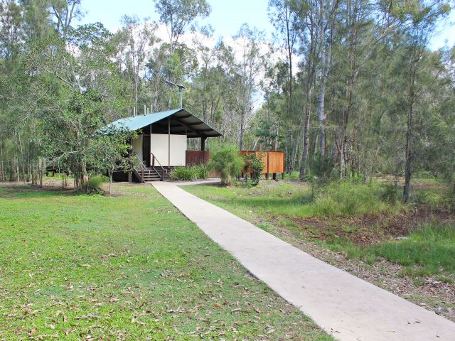 You'll find toilets and cold showers at the camping area.