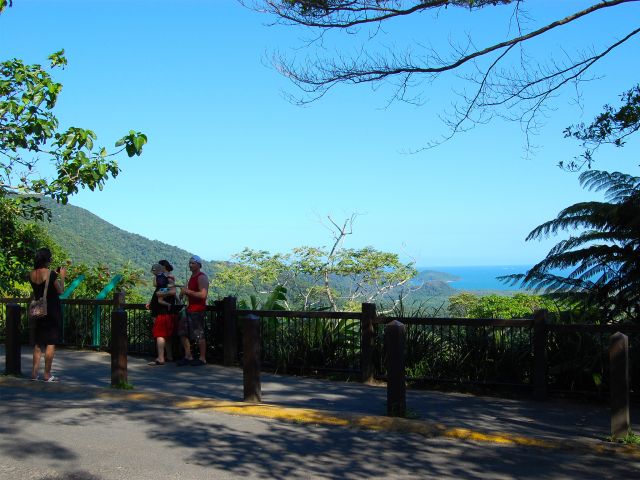For the breathtaking views, make sure you stop at Walu Wugirriga (Mount Alexandra lookout).