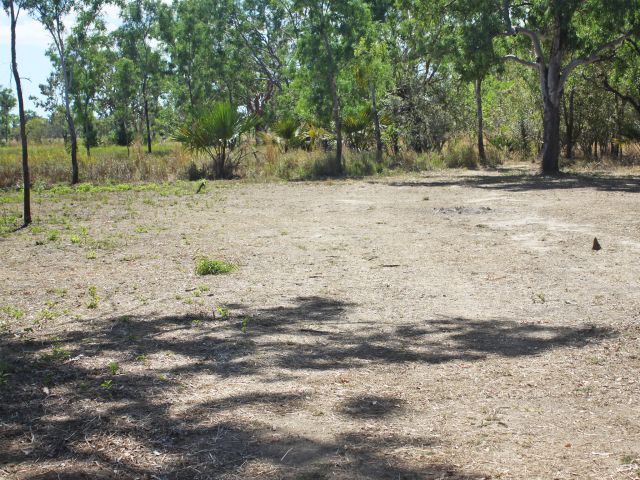 Bottom Whiphandle Waterhole is on a high ridge near the Normanby River.