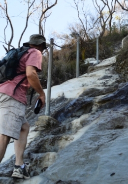 The steep Mount Cooroora summit route climb on the includes rope chain and rock scrambling. 