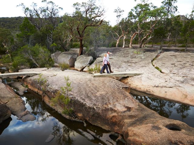 Discover water-sculpted rocks along Bald Rock Creek circuit.
