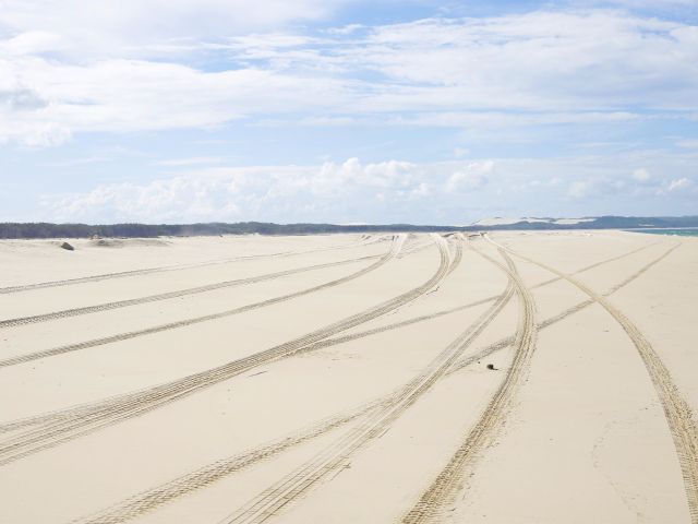 Southern end of the eastern beach on the Southern Island discovery drive.