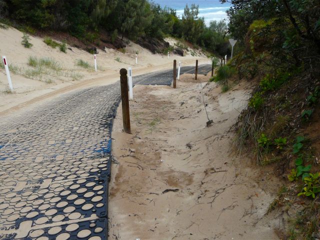 The steep descent to the beach from Harpers Track on the Northern Island discovery drive.