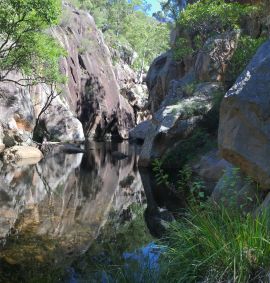 The 3.7km walk to the Lower Portals is rewarded with an opportunity to dip a toe into a deep pool set within a rocky gorge. Always read the warning signs and supervise children at all times. 