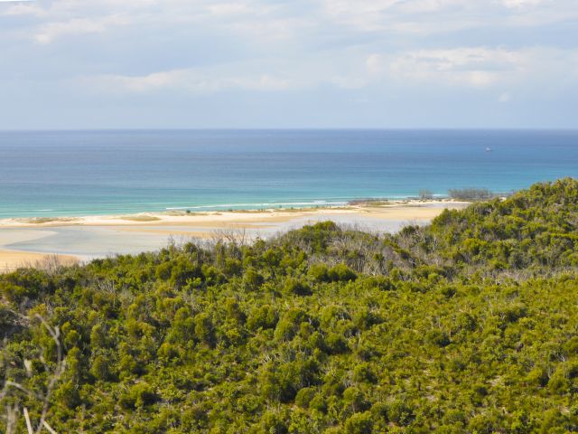 The view of the northern end of the island from Five Hills lookout on the Northern Island discovery drive.
