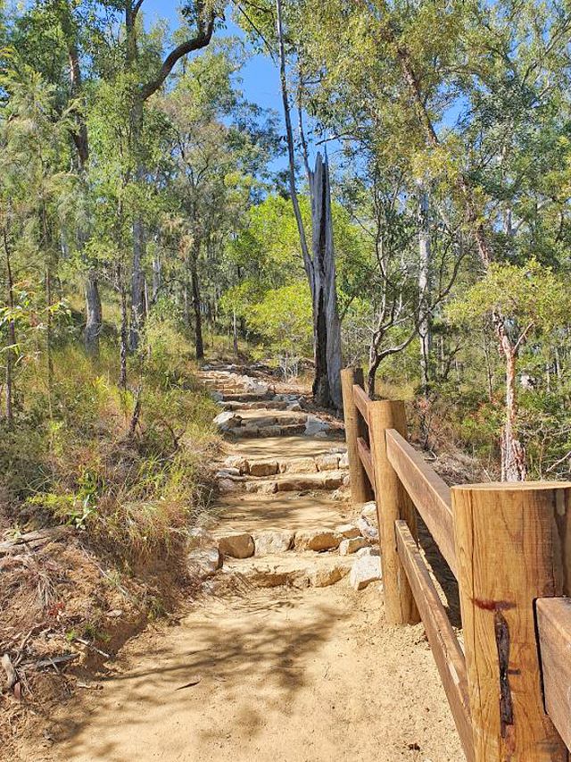 Glass House Mountains lookout track.