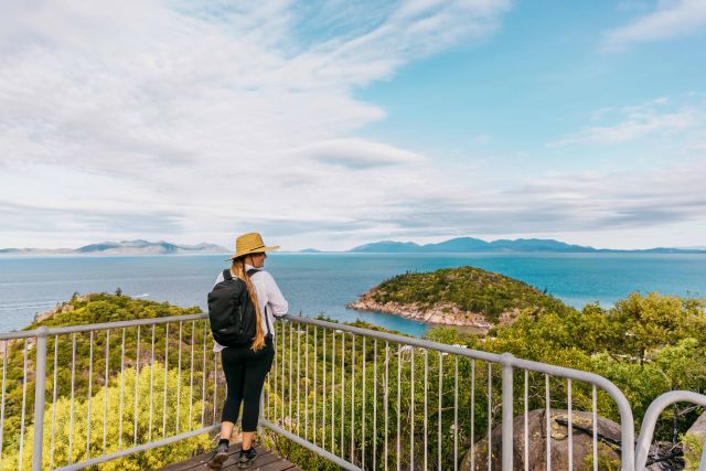 The Sphinx Lookout offers views over Alma Bay and across to Cape Cleveland.