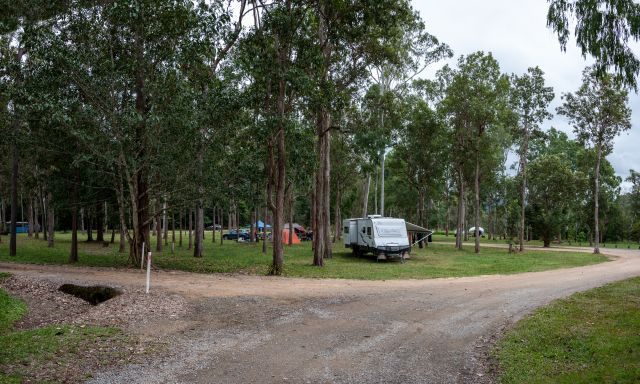 The camping area is suitable for tents, caravans, camper trailers, campervans and motor homes.