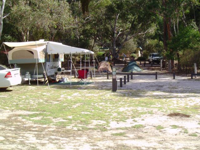 Castle Rock camping area has sites suitable for tents, camper trailers, caravans and motorhomes.